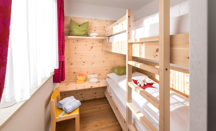 Imagen de la habitación del Hotel Famel&iacute;, Valdaora. Foto 10