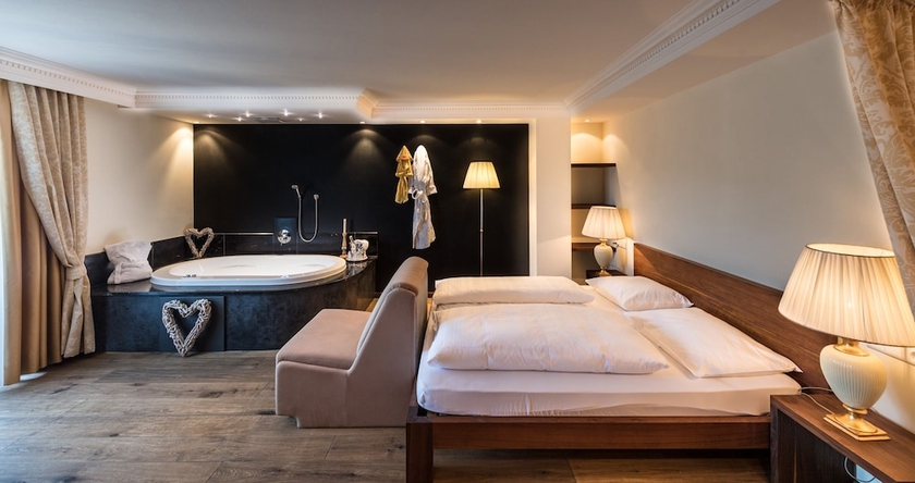 Imagen de la habitación del Hotel Famel&iacute;, Valdaora. Foto 14