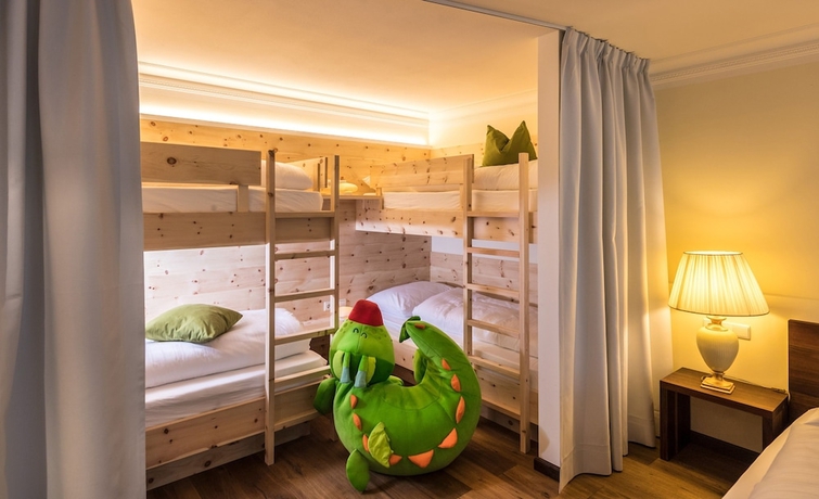 Imagen de la habitación del Hotel Famel&iacute;, Valdaora. Foto 19