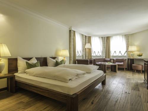 Imagen de la habitación del Hotel Famel&igrave;, Valdaora. Foto 2
