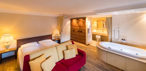 Imagen de la habitación del Hotel Famel&igrave;, Valdaora. Foto 5