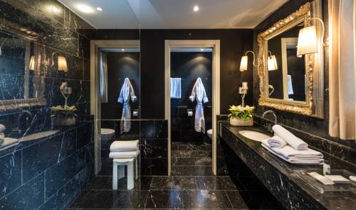 Imagen de la habitación del Hotel Famel&igrave;, Valdaora. Foto 7