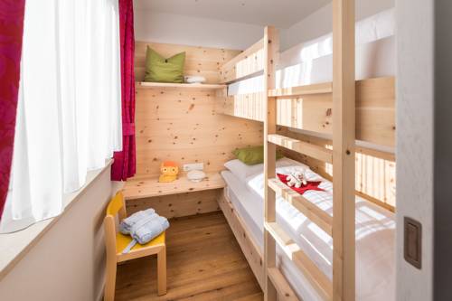 Imagen de la habitación del Hotel Famel&igrave;, Valdaora. Foto 8