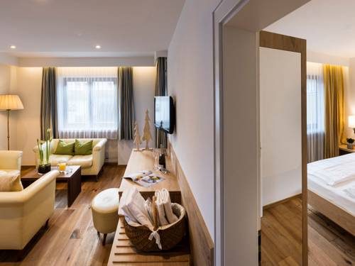 Imagen de la habitación del Hotel Famel&igrave;, Valdaora. Foto 10