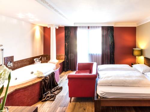 Imagen de la habitación del Hotel Famel&igrave;, Valdaora. Foto 12