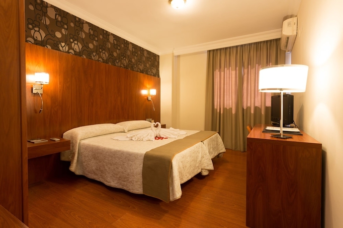 Imagen de la habitación del Hotel Familia Conde. Foto 9