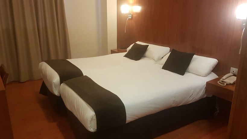 Imagen de la habitación del Hotel Familia Conde. Foto 11