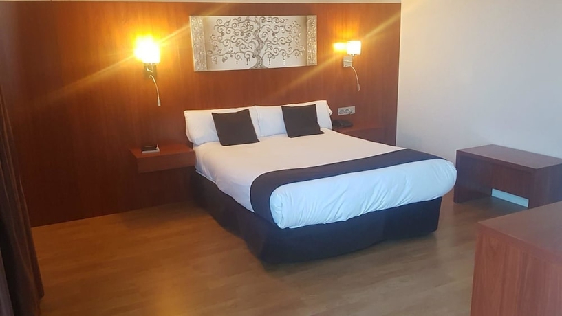 Imagen de la habitación del Hotel Familia Conde. Foto 13