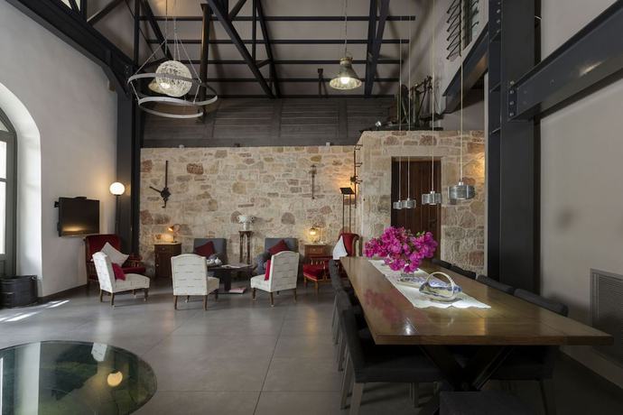 Imagen de los interiores del Hotel Familia, &Iacute;taca. Foto 20