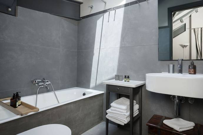 Imagen de la habitación del Hotel Familia, &Iacute;taca. Foto 19