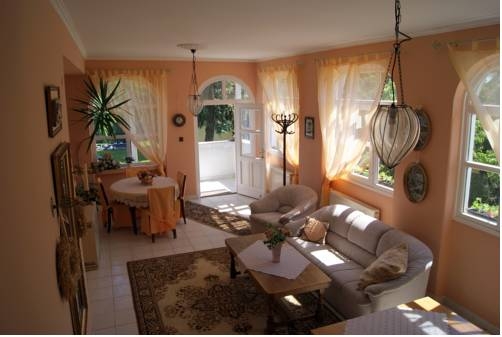 Imagen general del Hotel Familia Vend&eacute;gh&aacute;z. Foto 12