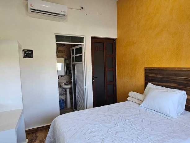 Imagen de la habitación del Hotel Familiar Abejac. Foto 8