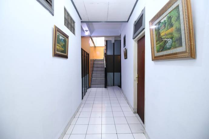 Imagen de los interiores del Hotel Familie Ayu Garut. Foto 19