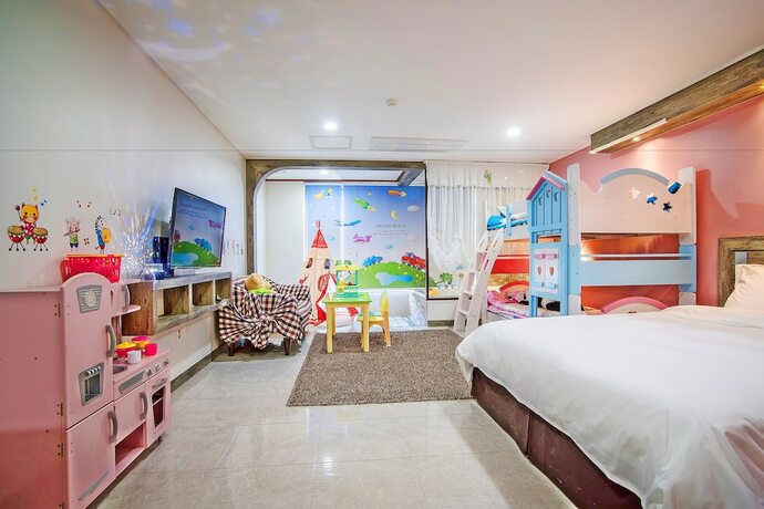 Imagen de la habitación del Hotel Famille Spa Resort. Foto 17