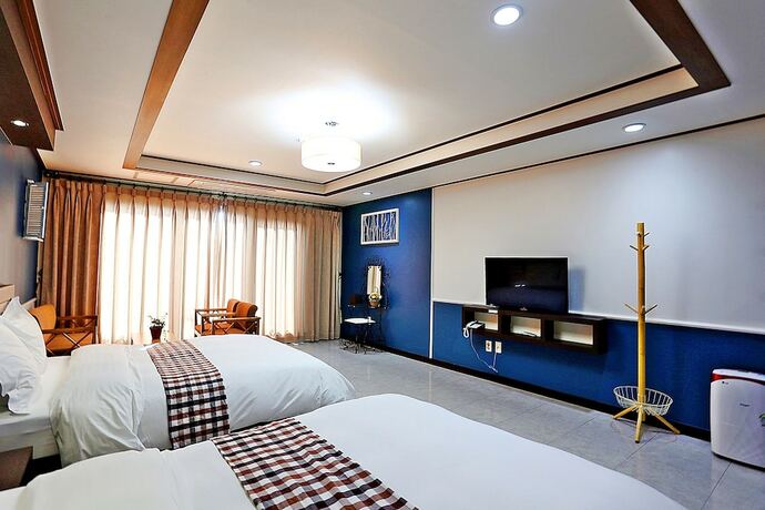 Imagen de la habitación del Hotel Famille Spa Resort. Foto 25