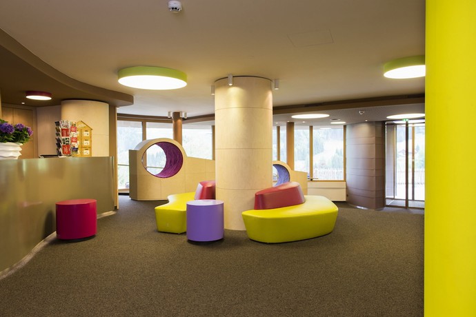 Imagen de los interiores del Hotel Familotel Alphotel. Foto 19