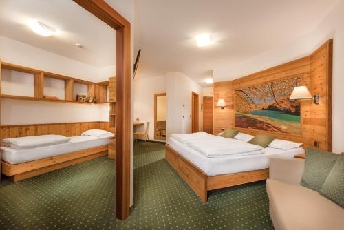 Imagen general del Hotel Family Adriana. Foto 1