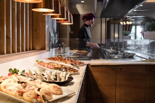 Imagen general del Hotel Family Adriana. Foto 4