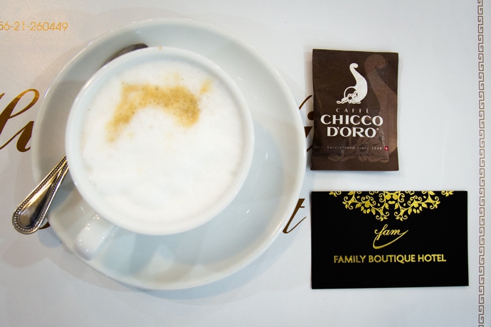 Imagen del bar/restaurante del Hotel Family Boutique. Foto 2