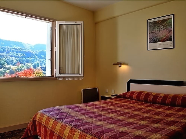 Imagen de la habitación del Hotel Family. Foto 8