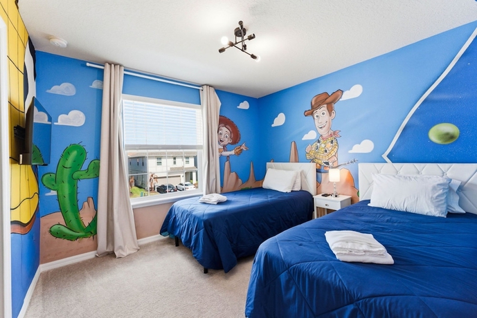 Imagen de la habitación del Hotel Family Home With Pool Mickey Toy Story Rooms. Foto 3