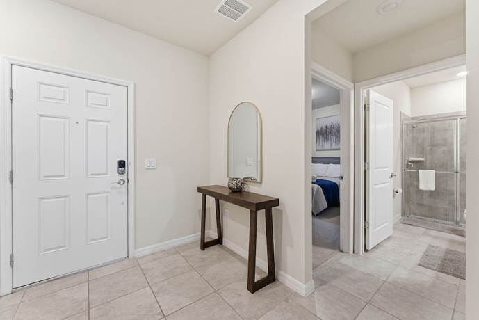 Imagen de la habitación del Hotel Family Home With Pool Mickey Toy Story Rooms. Foto 6
