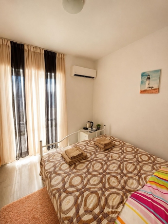 Imagen de la habitación del Hotel Family House with pool and sea view. Foto 8