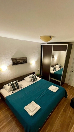 Imagen de la habitación del Hotel Family House with pool and sea view. Foto 11