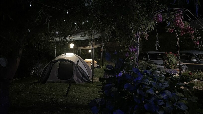 Imagen general del Hotel Family In The Hills By Nature's Glamping. Foto 10