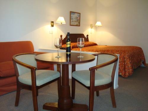 Imagen de la habitación del Hotel Family Inn, SAN RAFAEL. Foto 36