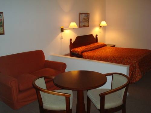 Imagen de la habitación del Hotel Family Inn, SAN RAFAEL. Foto 39