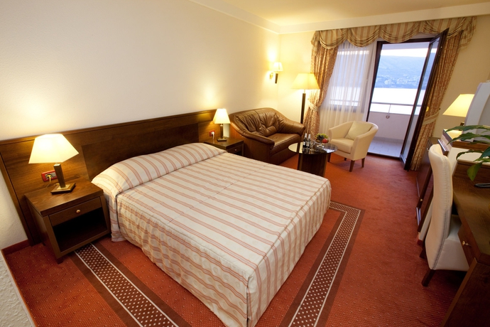 Imagen de los interiores del Hotel Family Pagus. Foto 11
