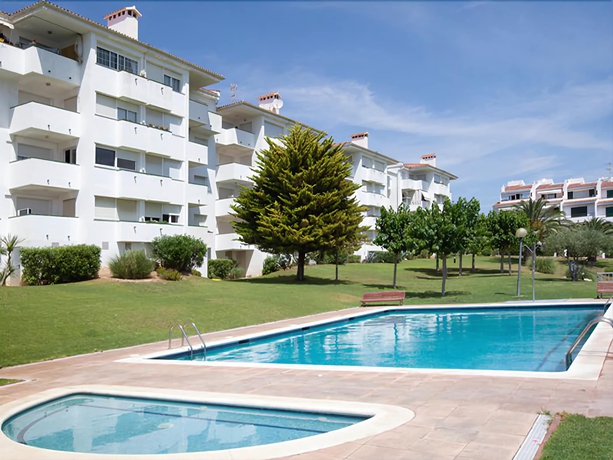 Imagen de la piscina del Hotel Family Pool and Beach. Foto 18