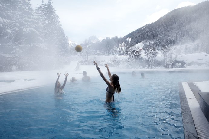 Imagen de la piscina del Hotel Family Posta. Foto 12