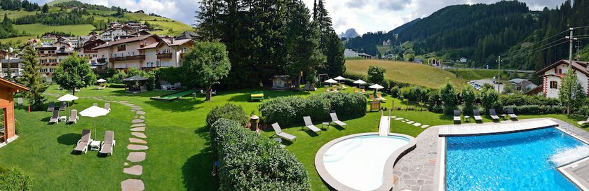 Imagen de la piscina del Hotel Family Posta. Foto 13