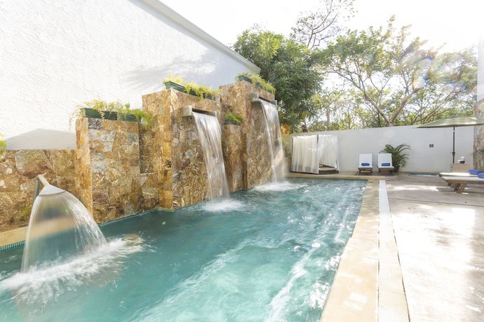 Imagen de la piscina del Hotel Family Selection at Grand Palladium Vallarta Resort and Spa. Foto 13