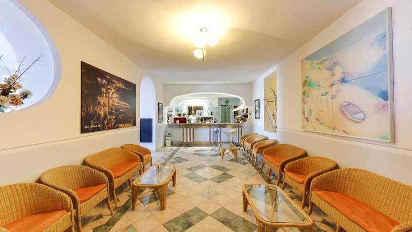 Imagen de los interiores del Hotel Family Sole. Foto 17