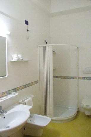 Imagen de la habitación del Hotel Family Sole. Foto 12