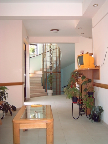 Imagen de los interiores del Hotel Family Sunarita. Foto 13