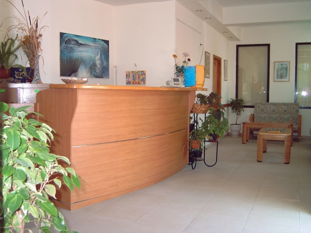 Imagen de los interiores del Hotel Family Sunarita. Foto 14