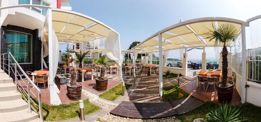 Imagen de los interiores del Hotel Family Sunday. Foto 20