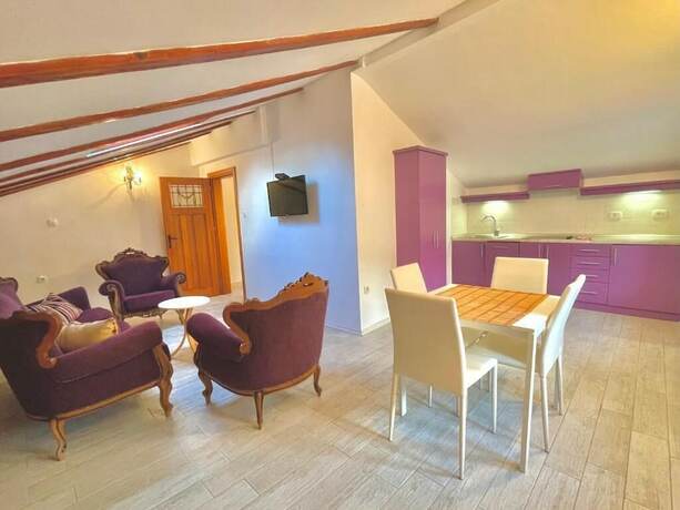 Imagen general del Hotel Family Two Bedroom House Old Town Budva. Foto 4