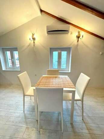 Imagen general del Hotel Family Two Bedroom House Old Town Budva. Foto 14