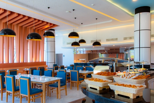 Imagen del bar/restaurante del Hotel Family Varadero. Foto 8