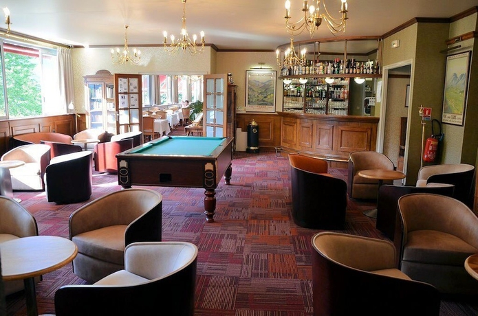 Imagen del bar/restaurante del Hotel Family, Vic-sur-Cere. Foto 3