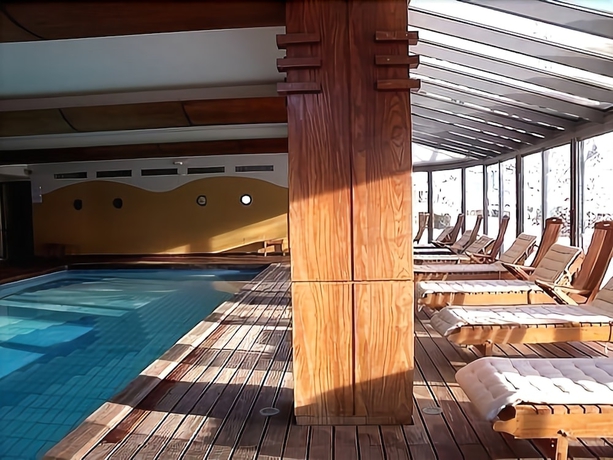 Imagen de la piscina del Hotel Family, Vic-sur-Cere. Foto 19