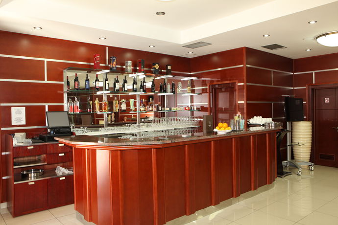 Imagen del bar/restaurante del Hotel Family Zanè. Foto 5