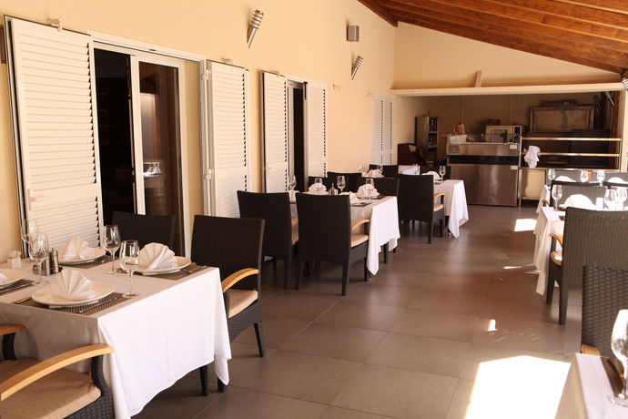 Imagen del bar/restaurante del Hotel Family Zanè. Foto 8