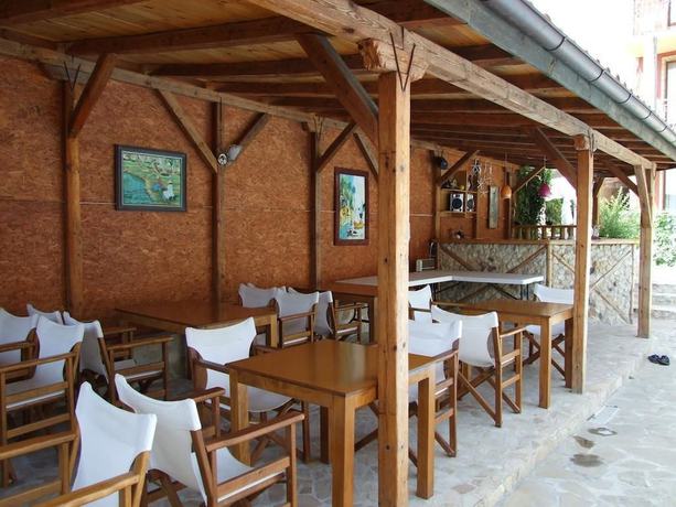 Imagen de los exteriores del Hotel Family hotel Tropicana. Foto 13