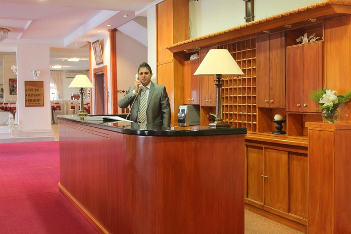 Imagen de los interiores del Hotel Famissi Eden. Foto 11